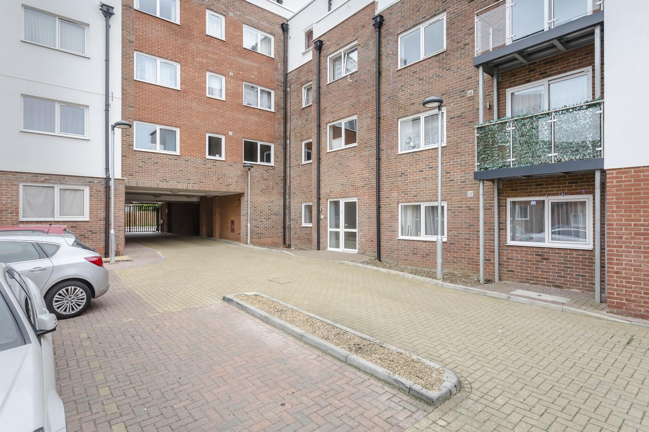 1 Bed Apt Sleeps 4 Luton (Bedfordshire) Exterior foto